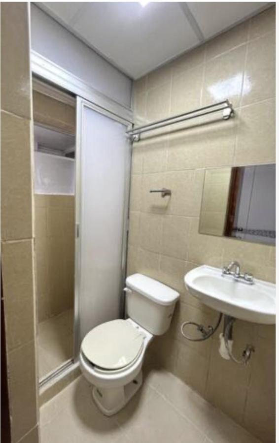 Habitacion Economica Y Pequena Con Bano Privado Cerca Del Centro Historico Mexico-stad Buitenkant foto